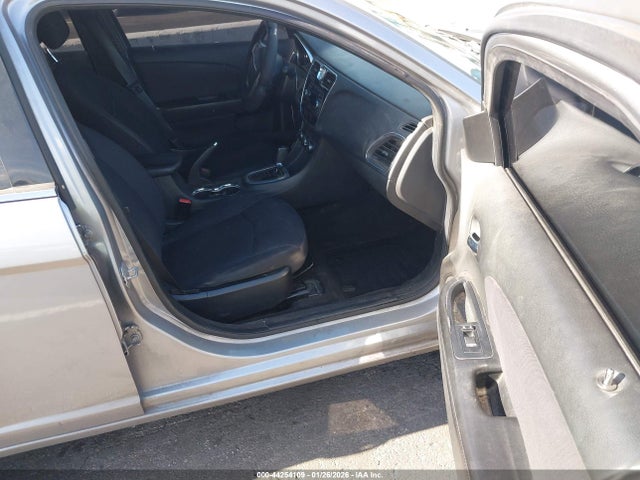 2013 CHRYSLER 200 1C3CCBBGXDN532024 Photo 4