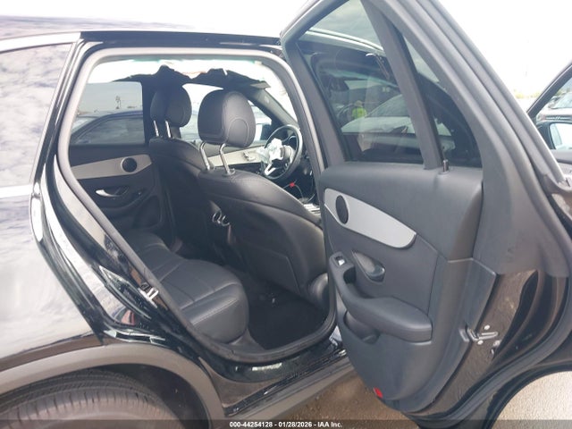 W1N0G8DB3MV265678 Mercedes-Benz Glc 300 Suv