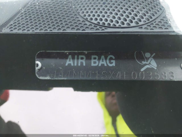 2004 MITSUBISHI ENDEAVOR 4A4MM41SX4E003583 Photo 8