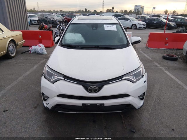 Toyota Rav4 Xle 2018 JTMWFREV8JJ182575 Image 12