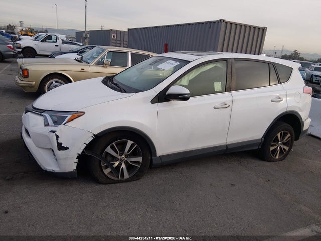 Toyota Rav4 Xle 2018 JTMWFREV8JJ182575 Image 14