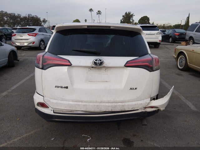 Toyota Rav4 Xle 2018 JTMWFREV8JJ182575 Image 16