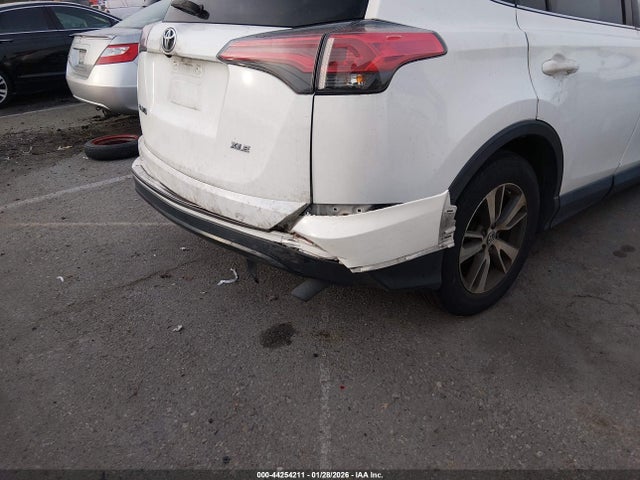 2018 TOYOTA RAV4 JTMWFREV8JJ182575 Photo 5