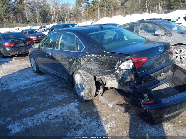 1VWBT7A31GC004663 Volkswagen Passat 1.8t Se