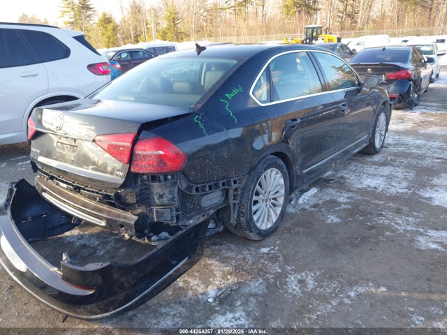 1VWBT7A31GC004663 Volkswagen Passat 1.8t Se