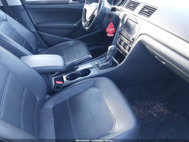 1VWBT7A31GC004663 Volkswagen Passat 1.8t Se