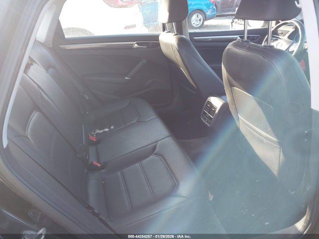 1VWBT7A31GC004663 Volkswagen Passat 1.8t Se