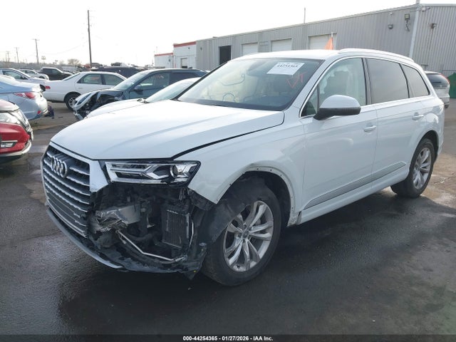 2019 AUDI Q7 WA1AAAF7XKD011136 Photo 1