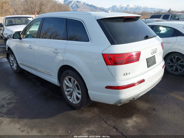 2019 AUDI Q7 WA1AAAF7XKD011136 Photo 2
