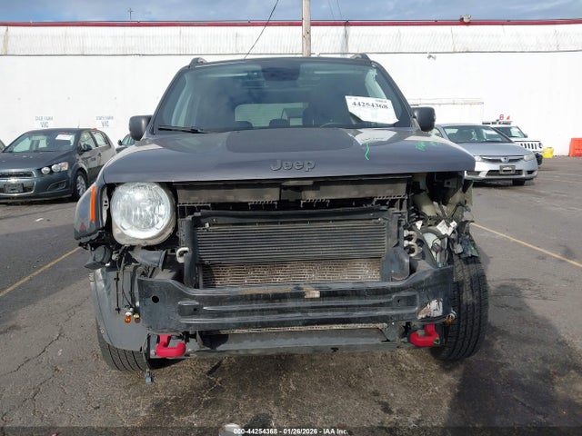 ZACCJBCBXJPH99011 Jeep Renegade Trailhawk 4x4