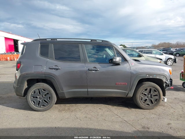 ZACCJBCBXJPH99011 Jeep Renegade Trailhawk 4x4