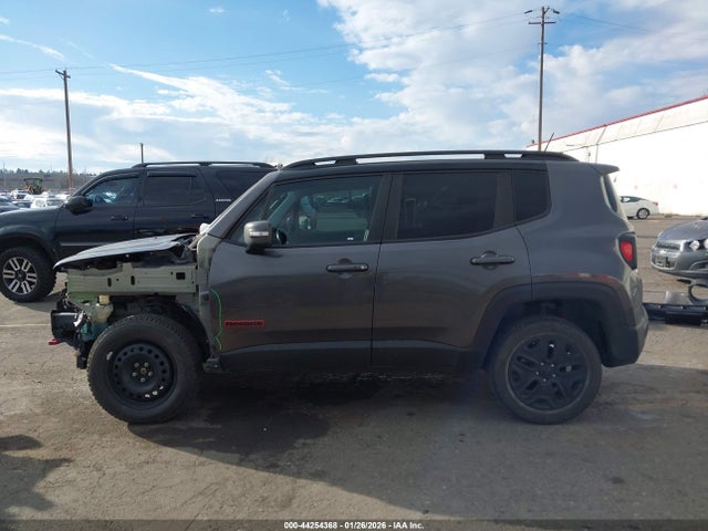 ZACCJBCBXJPH99011 Jeep Renegade Trailhawk 4x4