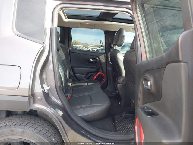 ZACCJBCBXJPH99011 Jeep Renegade Trailhawk 4x4