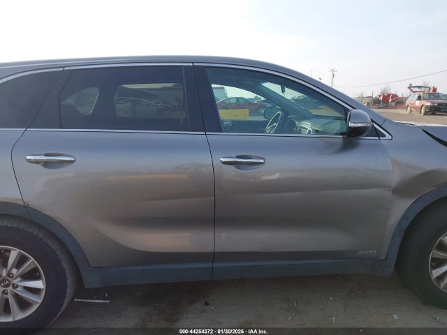 5XYPGDA56KG458764 KIA Sorento 3.3l Lx
