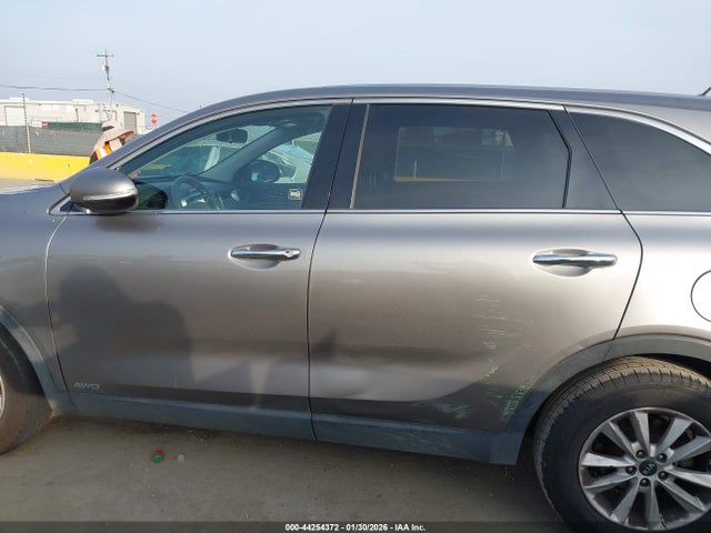5XYPGDA56KG458764 KIA Sorento 3.3l Lx