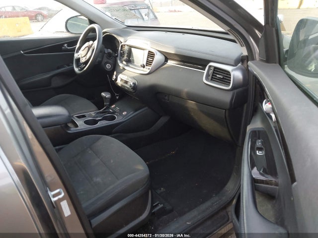 5XYPGDA56KG458764 KIA Sorento 3.3l Lx