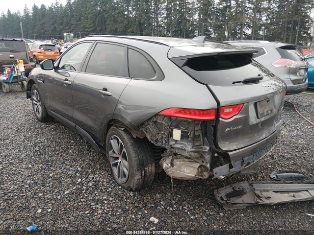 2018 JAGUAR F-PACE SADCJ2FN4JA272737 Photo 2