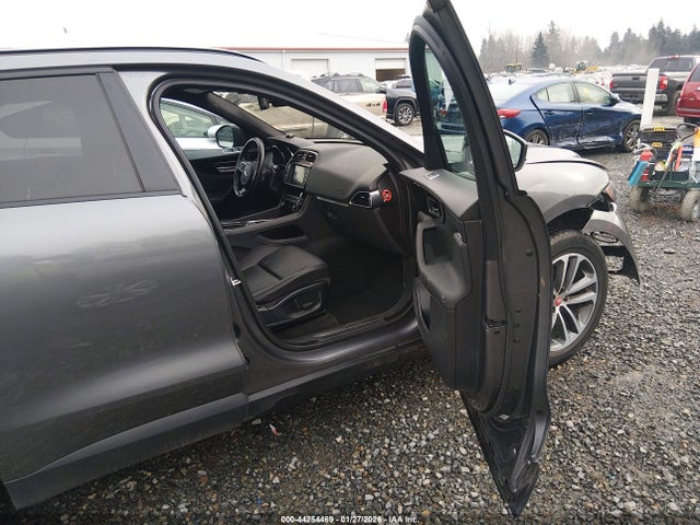 2018 JAGUAR F-PACE SADCJ2FN4JA272737 Photo 4