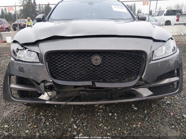 2018 JAGUAR F-PACE SADCJ2FN4JA272737 Photo 5
