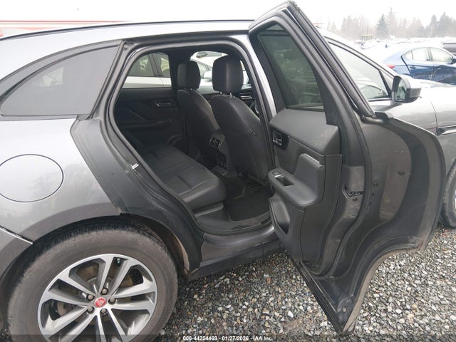 2018 JAGUAR F-PACE SADCJ2FN4JA272737 Photo 7