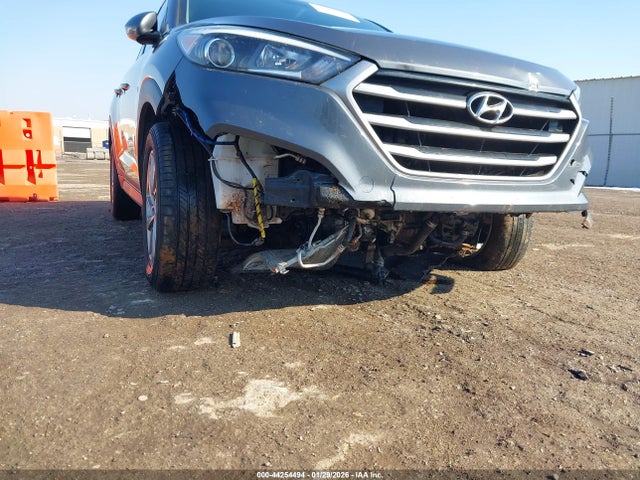 2017 Hyundai Tucson Se მანქანა იყიდება აუქციონზე, vin: KM8J23A41HU500864, აუქციონის ნომერი: 44254494