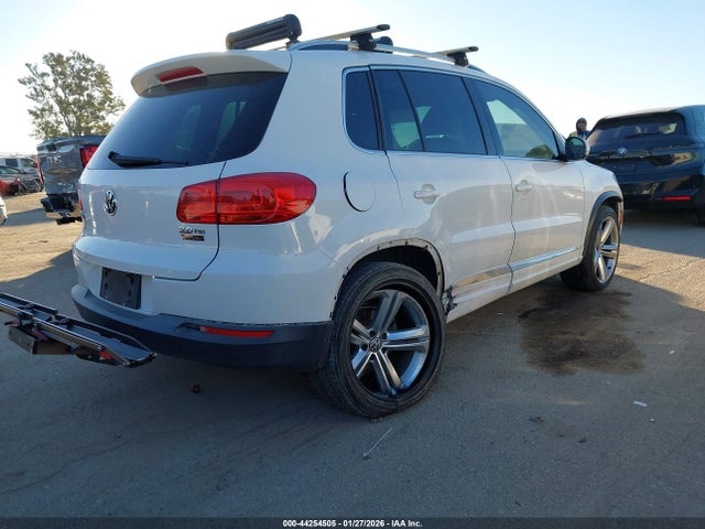 WVGBV3AX9EW011599 Volkswagen Tiguan R-line