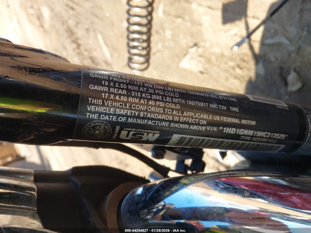 2017 HARLEY-DAVIDSON FXDL 1HD1GNM19HC313525 Photo 9