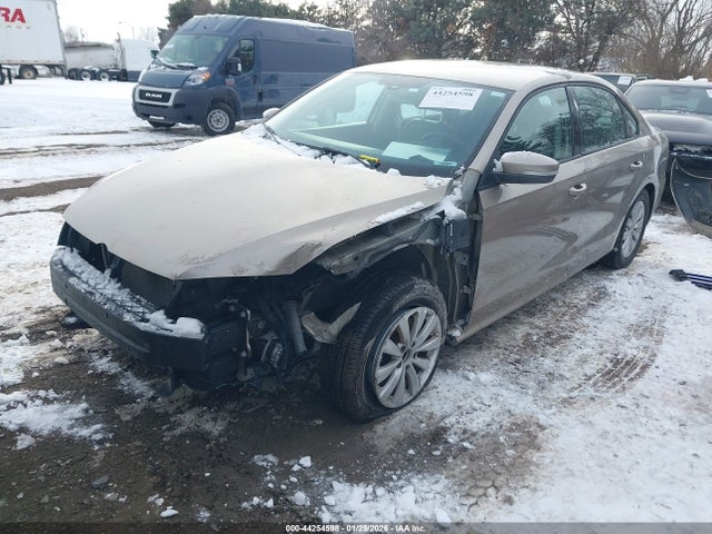 2015 Volkswagen Passat 1.8t Wolfsburg Edition მანქანა იყიდება აუქციონზე, vin: 1VWAT7A30FC006317, აუქციონის ნომერი: 44254598