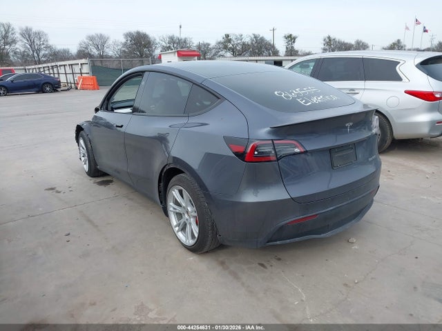 7SAYGDEF5PF863555 Tesla Model Y Performance Dual Motor All-wheel Drive