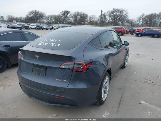 7SAYGDEF5PF863555 Tesla Model Y Performance Dual Motor All-wheel Drive