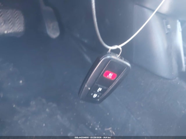 Toyota Prius Four 2018 JTDKARFU8J3065134 Image 11