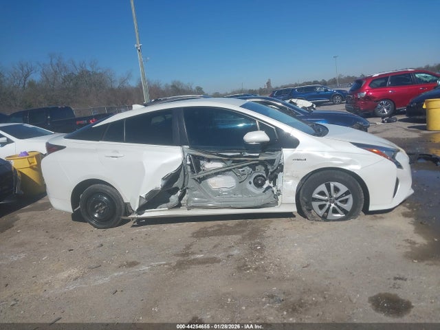 Toyota Prius Four 2018 JTDKARFU8J3065134 Image 13