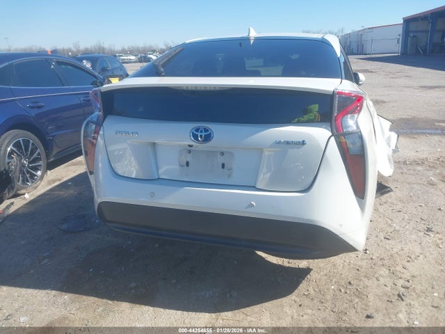 Toyota Prius Four 2018 JTDKARFU8J3065134 Image 16
