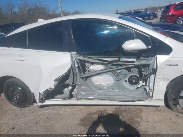 Toyota Prius Four 2018 JTDKARFU8J3065134 Image 6