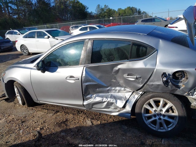 Продаж на аукціоні авто 2016 Mazda Mazda3 I Sport, vin: 3MZBM1U74GM242840, номер лоту: 44254688