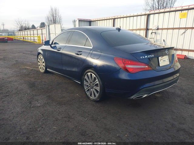 2018 MERCEDES-BENZ CLA 250 WDDSJ4GBXJN675014 Photo 2