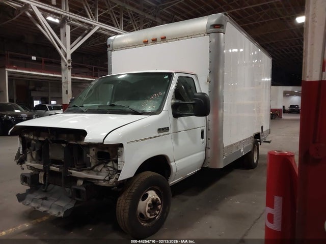 Ford E-450 Cutaway 2014 1FDXE4FS3EDA41007 Image 2