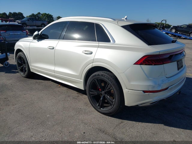 2019 AUDI Q8 WA1BVAF1XKD033223 Photo 2