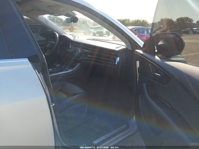 2019 AUDI Q8 WA1BVAF1XKD033223 Photo 4