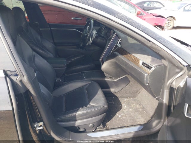 Продажа на аукционе авто 2016 Tesla Model S 60/70/75/85, vin: 5YJSA1E19GF152450, номер лота: 44254823