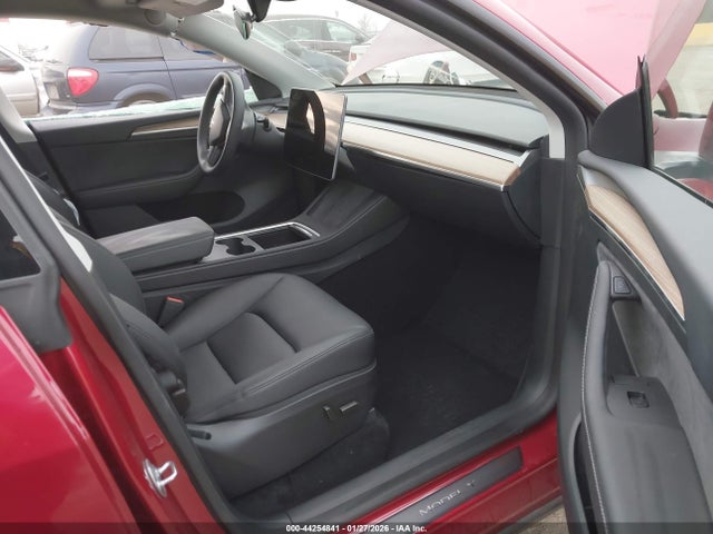 2025 TESLA MODEL Y 7SAYGDEE9SF248975 Photo 4