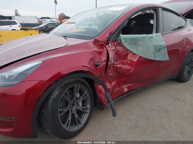 2025 TESLA MODEL Y 7SAYGDEE9SF248975 Photo 5