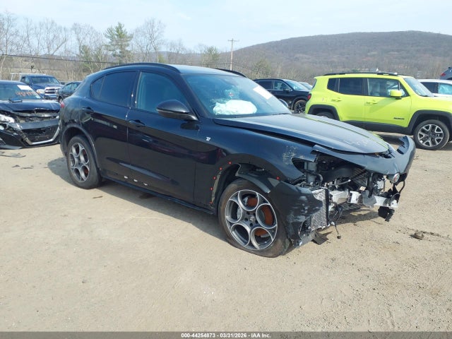 2023 ALFA ROMEO STELVIO ZASPAKBN4P7D57061