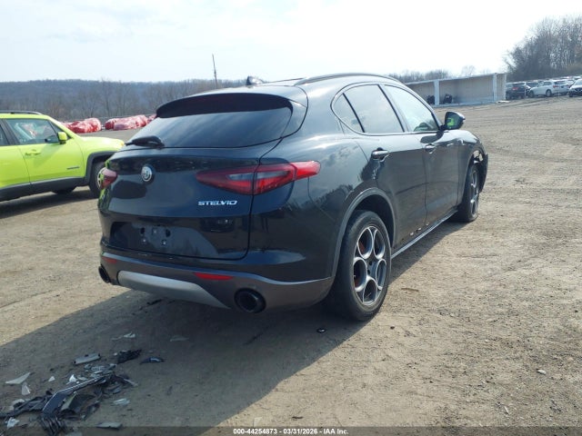 2023 ALFA ROMEO STELVIO ZASPAKBN4P7D57061 Photo 3