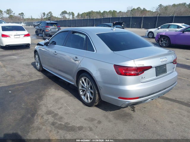 44254887 :رقم المزاد ، WAUDNAF42KA006833 vin ، 2019 Audi A4 45 Premium مزاد بيع