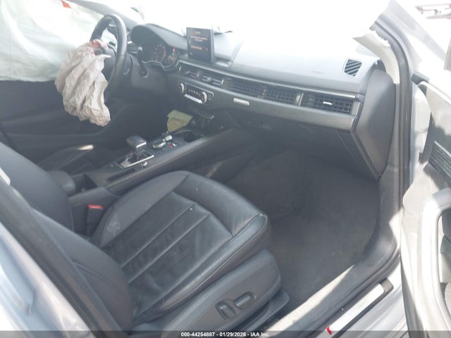 44254887 :رقم المزاد ، WAUDNAF42KA006833 vin ، 2019 Audi A4 45 Premium مزاد بيع