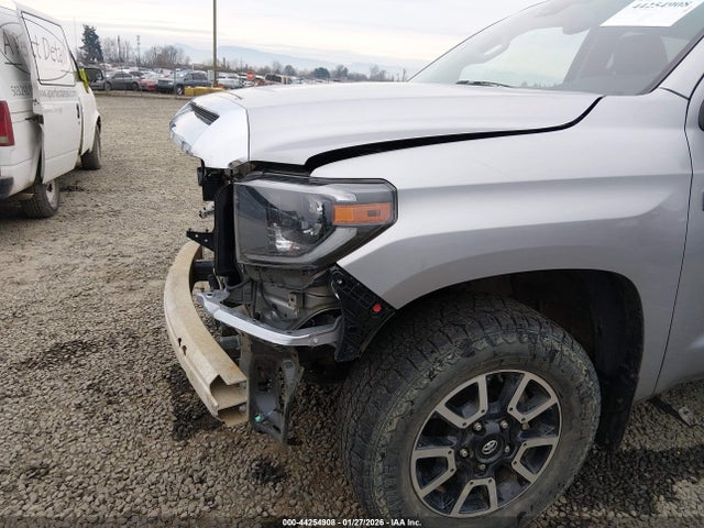 5TFHY5F18MX031938 Toyota Tundra Limited
