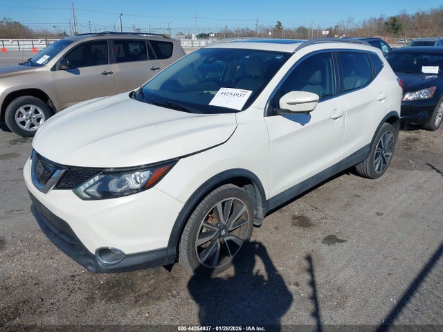 JN1BJ1CP8JW104533 Nissan Rogue Sport Sl