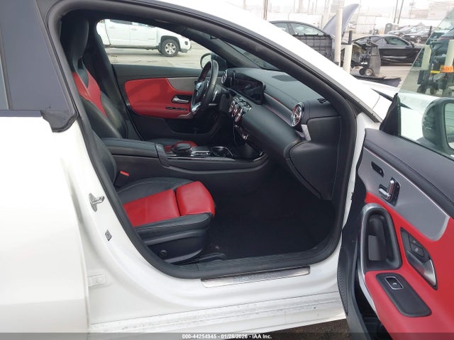 W1K5J4GB7MN218145 Mercedes-Benz CLA 250