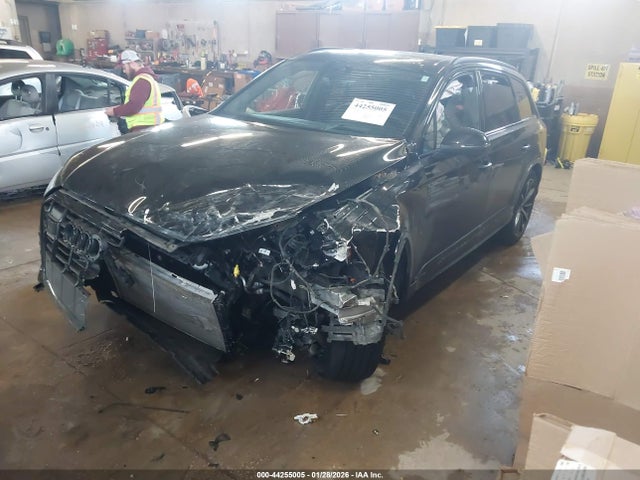2022 AUDI Q7 WA1VXBF72ND007804 Photo 1